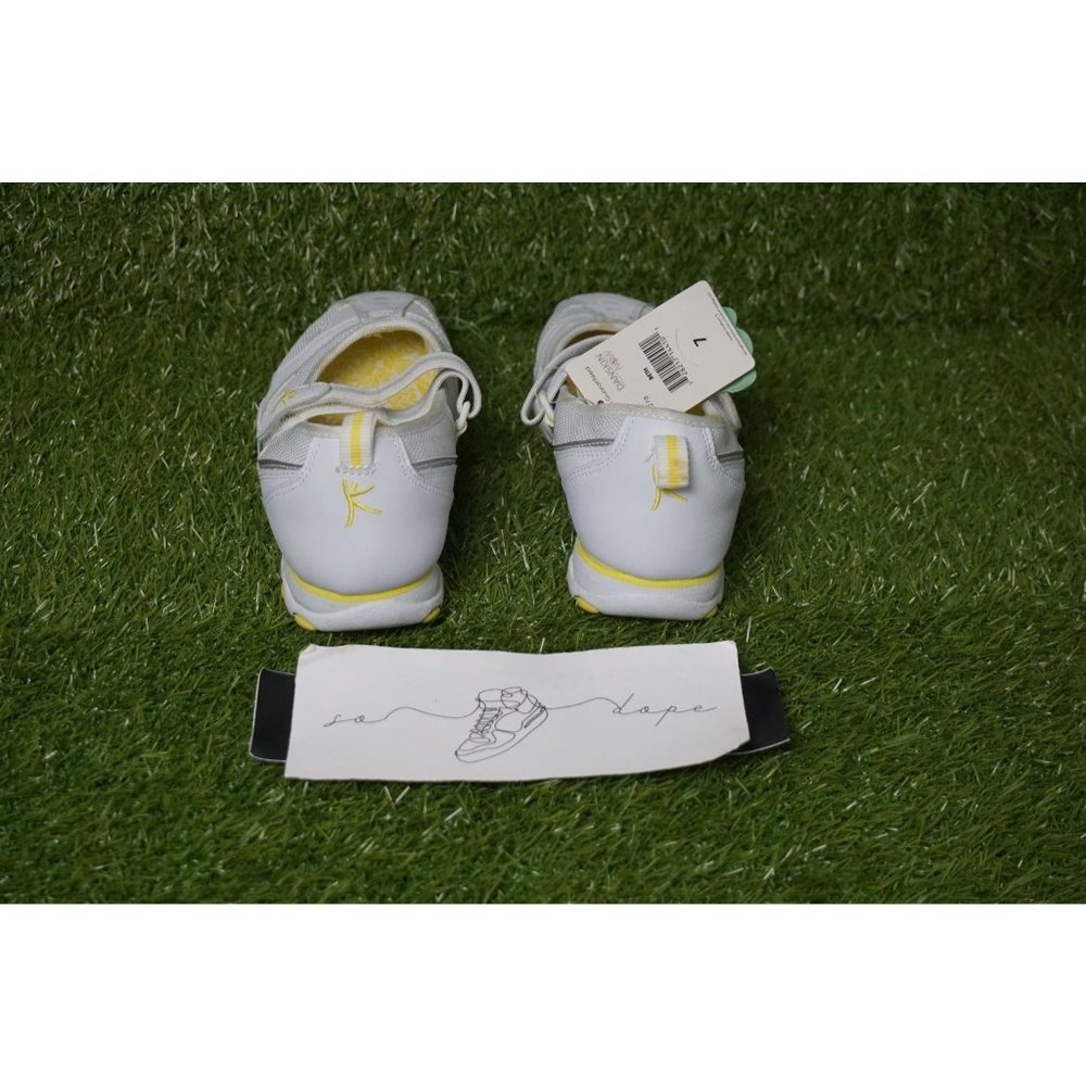 Danskin Now Leather White Flats - Women's 7 - Picture 3 of 8